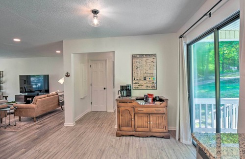 Townville Casa | Lakefront Townville Gem w/ Boat Dock & Kayaks
