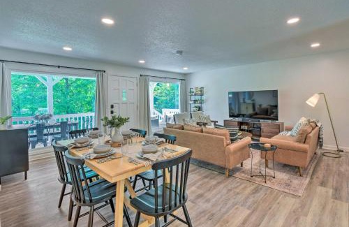 Townville Casa | Lakefront Townville Gem with Boat Dock and Kayaks