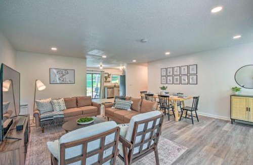 Townville Casa | Lakefront Townville Gem with Boat Dock and Kayaks