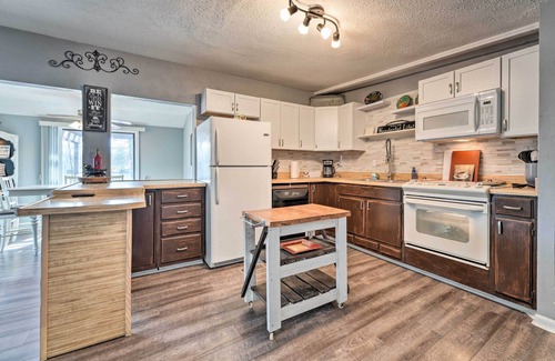 Myrtle Casa | Lakefront Vacation Rental w/ Deck & 2 Docks!