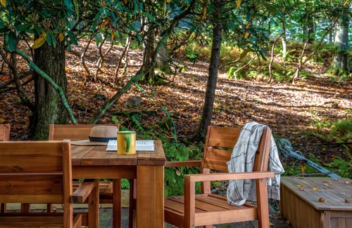 Hamlin Casa | Lakefront Vibe - Motorboat, Kayaks, Fire Pit, Dock