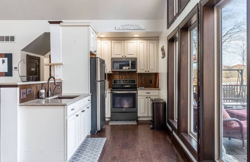 Albrightsville Casa | Lakefront | Views | Fire Pit | Deck | Play Set