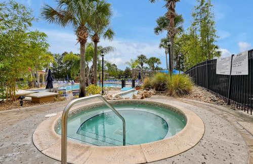 Kissimmee Casa | Lakefront Villa in Terra Verde:Pool & Resort Amenities