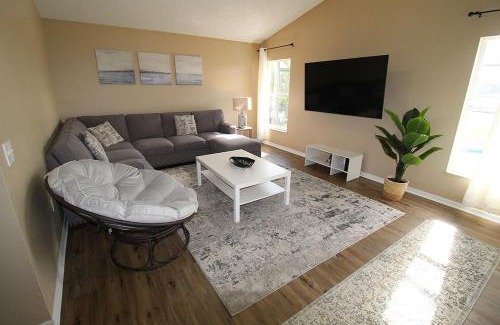 Crescent Lakes Casa | Lakefront Villa with private heated pool