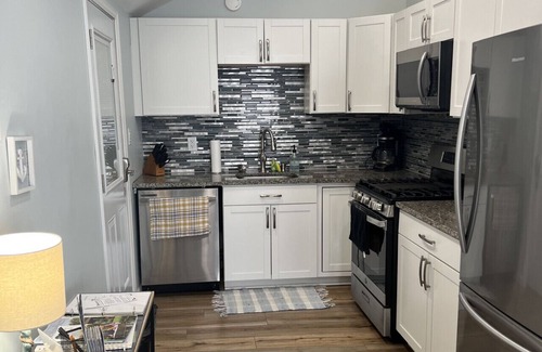 Geneva-on-the-Lake Casa | Lakefront - Winery - GOTL Oasis- Sunset Vacation Rentals