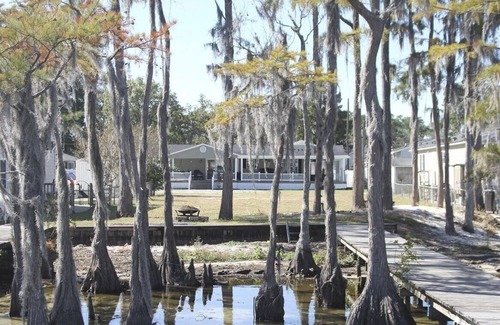 White Lake Casa | Lakefront with Private Pier at White Lake