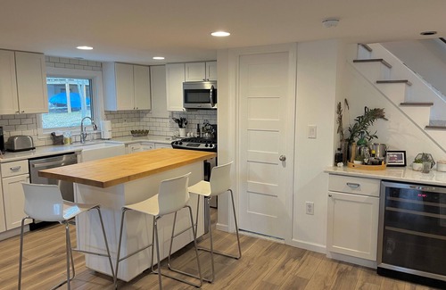 Paupack Casa | Lakehouse Family Getaway – Modern Comfort on Lake Wallenpaupack with Boat Slip