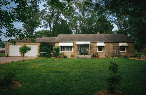 West Newton Apartamento | Lakehouse HOT TUB 8 Miles TO Downtown ON 60 Acres