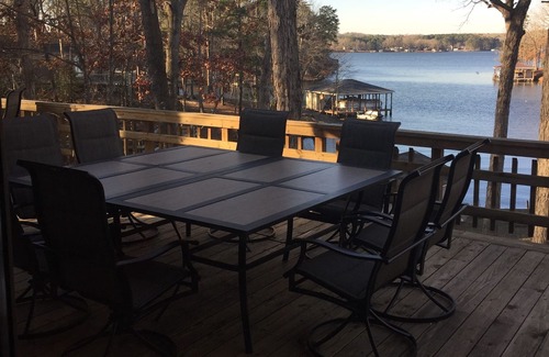 Mount Gilead Cabaña | Lakehouse en una cala protegida con impresionantes vistas del lago Tillery!