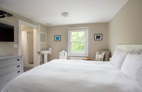 Lenox Dale Cama Y Desayuno | Lakehouse Inn