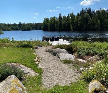 Malsryd Casa | Lakehouse med bastu, egen brygga och roddbåt