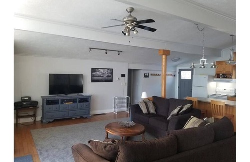 Kemble Casa | Lakehouse on Georgian Bay between Owen Sound & Wiarton