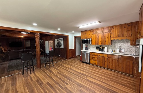 Cliftondale Cabina | Cabin With Lake on 10Acres Outside Atl Where Friends & Family Meet Nature