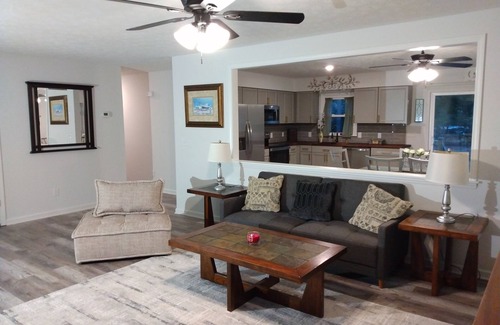 Boiling Spring Lakes Casa | Lakes, Golf, Waterfront dining, Beaches, King bed, Included kayak, SUP, Pingpong