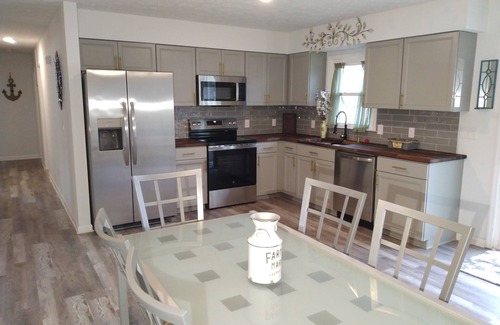 Boiling Spring Lakes Casa | Lakes, Golf, Waterfront dining, Beaches, King bed, Included kayak, SUP, Pingpong