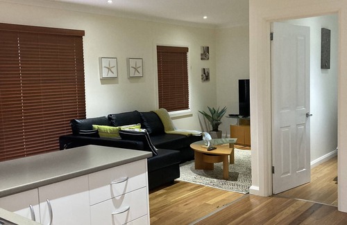 Lakes Entrance Casa | Lakes Hide Away - Relax and Enjoy Lakes Entrance