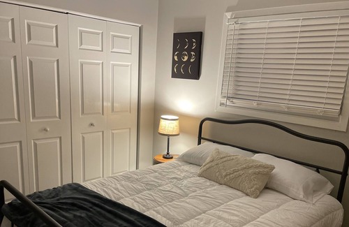Kenosha Casa | Lakeshore Area Home Between The Big Cities