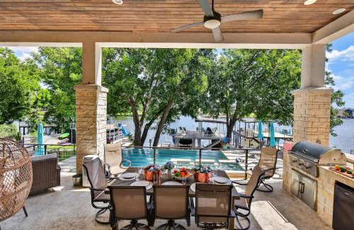 Kingsland Casa | Lakeshore Landing with Concierge Services