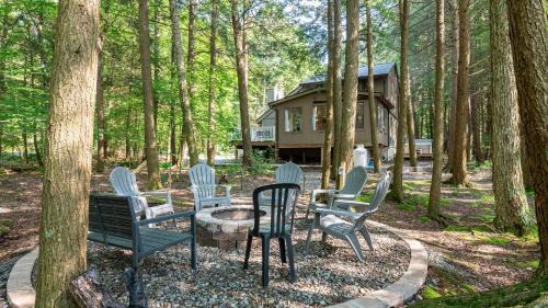 Blakeslee Casa | Lakeshore Oasis by AvantStay Private Beach Views Hot Tub Volleyball