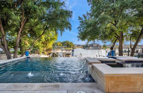 Kingsland Casa | Lakeshore Retreat with Concierge Services