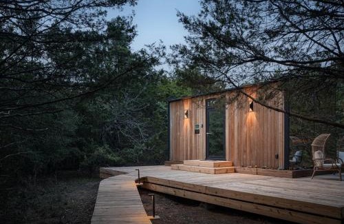 Bastrop Casa | Lakeside ÖÖD Mirror Cabin #1 - Nature Getaway