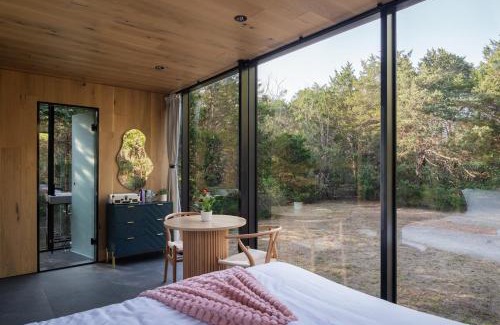 Bastrop Casa | Lakeside ÖÖD Mirror Cabin #1 - Nature Getaway