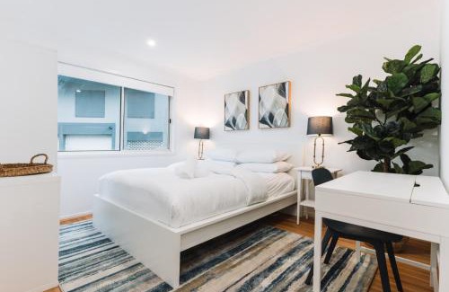 Belconnen Apartamento | Lakeside 3-Bed Apartment with Jacuzzi