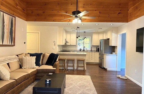 Laconia Casa | Lakeside Bliss at Pickerel Cove