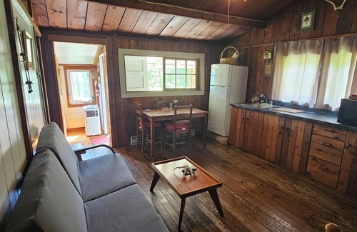 Kaslo Cabina | Lakeside Bungalow Cabin at Paradise Hills