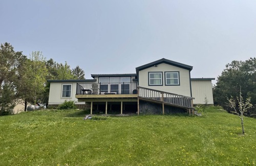 Aberdeen Casa | Lakeside Cabin 10 miles from Aberdeen, SD