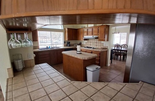 Olancha Cabina | Lakeside Cabin B in the Eastern Sierras