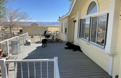 Olancha Cabina | Lakeside Cabin B in the Eastern Sierras