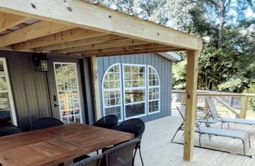 Ashland City Cabina | Lakeside Cabin Minutes From Downtown Nashville