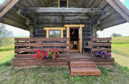 Voru County Chalet De Esquí | Lakeside cabin with saunas, hot-tub options