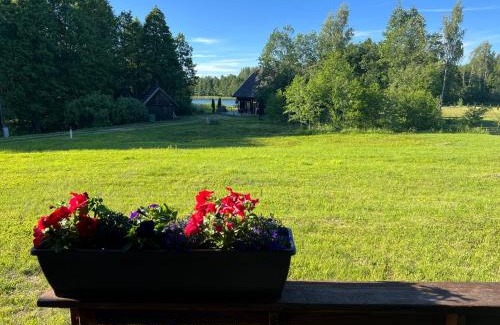 Voru County Chalet De Esquí | Lakeside cabin with saunas, hot-tub options
