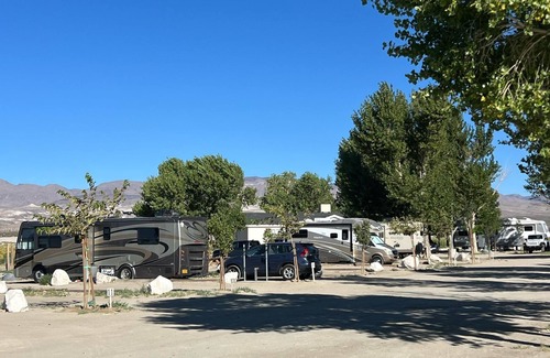 Olancha Alquiler De RV | Lakeside Camping RV Spot #10 Near Death Valley