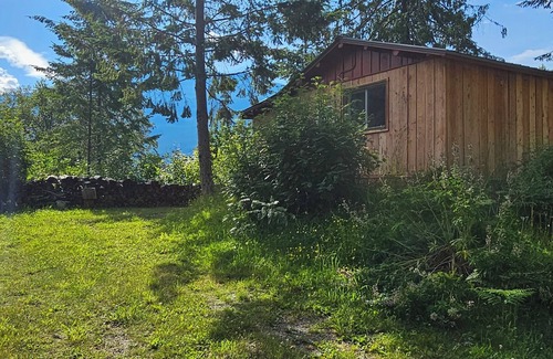 Kaslo Cabina | Lakeside Cedar Cabin at Paradise Hills