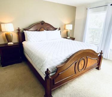 Lakeside Estates Casa | Lakeside Community, Pools, And More!