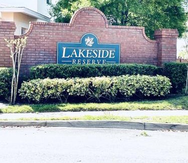 Lakeside Estates Casa | Lakeside Community, Pools, And More!