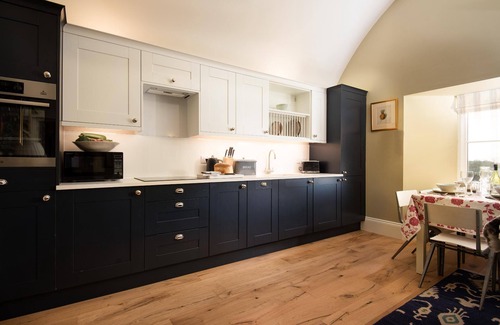 Capheaton Cabaña | Lakeside Cottage, Alice in Capheaton, Northumberland - sleeping 4 guests in two bedrooms
