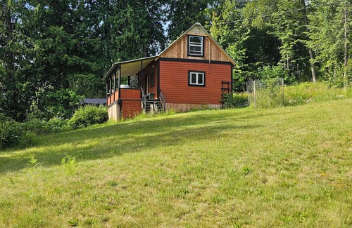 Kaslo Cabaña | Lakeside Cottage at Paradise Hills