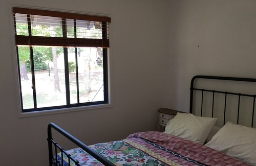 Woodford Cabaña | Lakeside Cottage