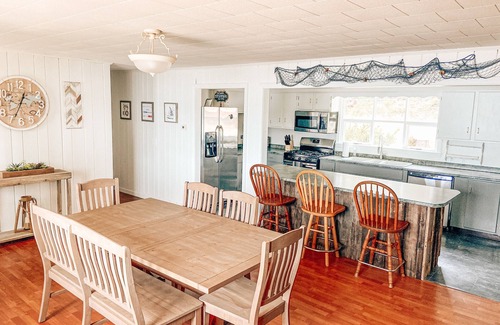 Greenville Casa | Lakeside cottage, close to town, large lot, 300+ft of Moosehead Lake frontage