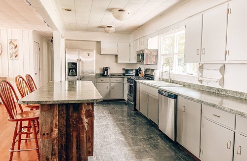 Greenville Casa | Lakeside cottage, close to town, large lot, 300+ft of Moosehead Lake frontage