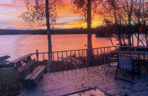 Greenville Casa | Lakeside cottage, close to town, large lot, 300+ft of Moosehead Lake frontage