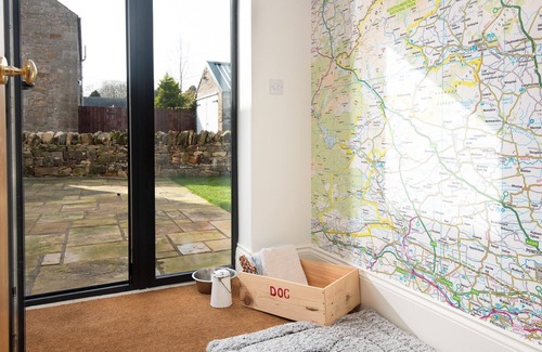 Capheaton Cabaña | Lakeside Cottage, Edward in Capheaton, Northumberland - sleeping 2 guests in one bedrooms