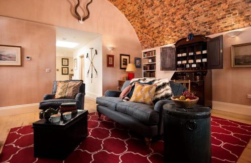 Capheaton Casa | Lakeside Cottage, Edward