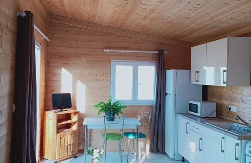 Le Langon Apartamento | LAKESIDE COTTAGE