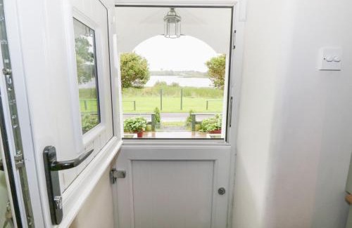 Ballyroddy Casa | Lakeside Cottage