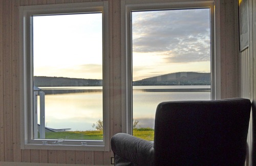 Skaulo Casa | Lakeside Cottage in Lapland